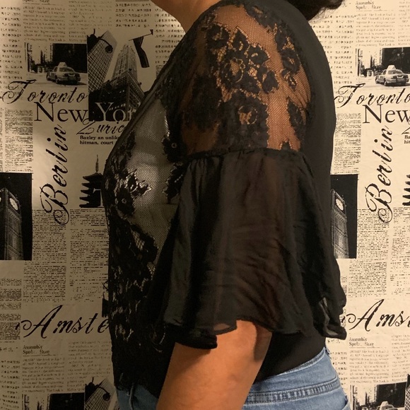 Black and white flowy lace top; size L; - Picture 3 of 8